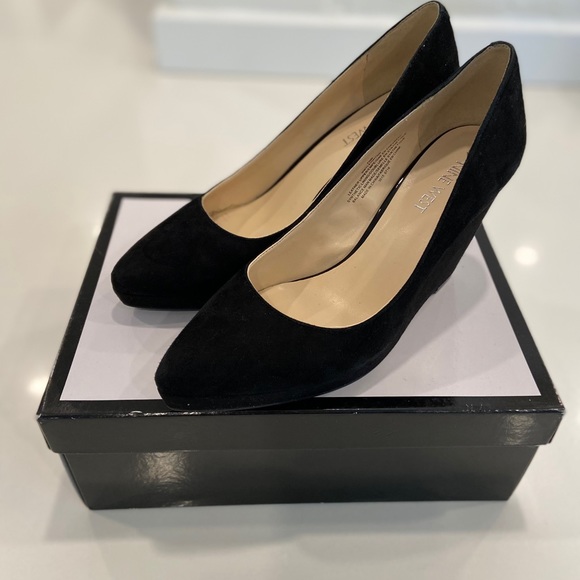 Nine West black suede wedges - Picture 2 of 8